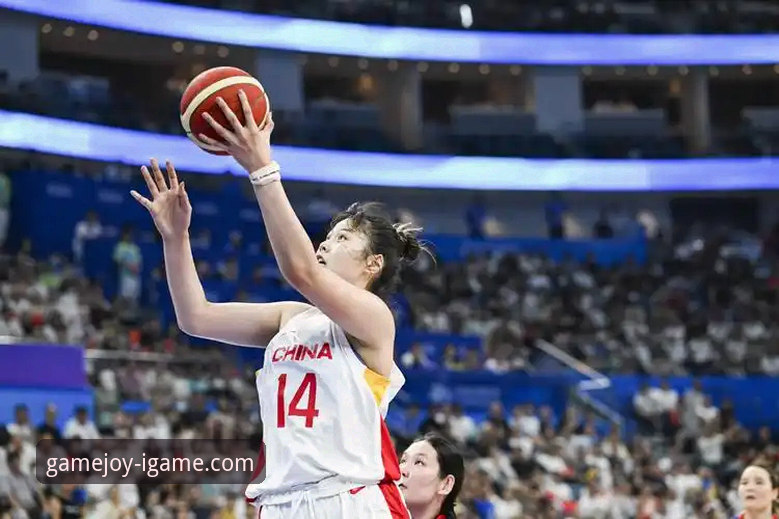 战术博弈与个人英雄主义：中国女篮胜南苏丹的攻防启示录